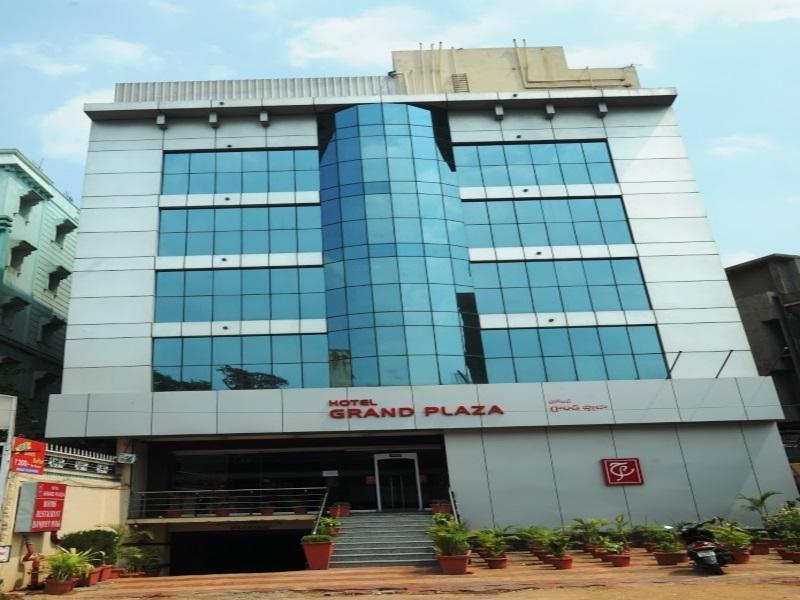 Treebo Trend Grand Plaza Nampally Hyderabad Exterior foto